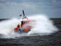 Canot de sauvetage - SNSM © Philip Plisson / Plisson La Trinité / AA23170 - Nos reportages photos - Mer agitée