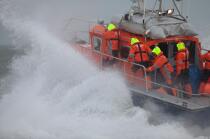 Canot de sauvetage - SNSM © Philip Plisson / Plisson La Trinité / AA23179 - Nos reportages photos - Sauveteur en mer