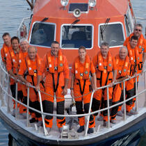 Lifeboat crew members from Loctudy © Philip Plisson / Plisson La Trinité / AA23203 - Photo Galleries - Sea Rescue
