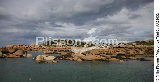 Ploumanac'h sur la côte de granit rose. - © Philip Plisson / Plisson La Trinité / AA23432 - Nos reportages photos - Côtes d'Armor