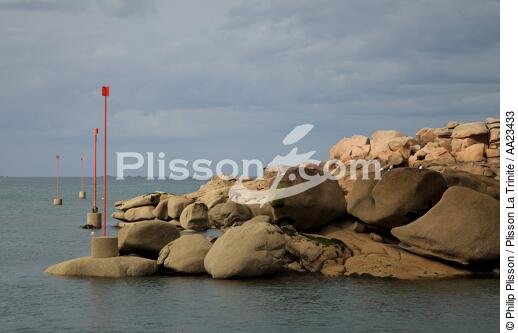 Ploumanac'h sur la côte de granit rose. - © Philip Plisson / Plisson La Trinité / AA23433 - Nos reportages photos - Côtes d'Armor