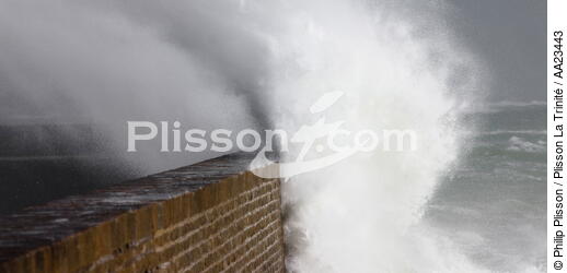 Coup de vent sur Port-Maria à Quiberon - © Philip Plisson / Plisson La Trinité / AA23443 - Nos reportages photos - Tempêtes
