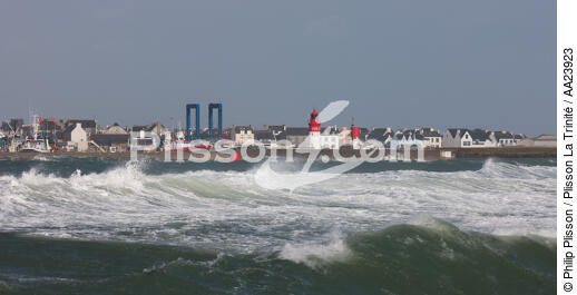 le Guilvinec - © Philip Plisson / Plisson La Trinité / AA23923 - Photo Galleries - Storm at sea