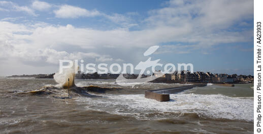 Lomner - © Philip Plisson / Plisson La Trinité / AA23933 - Photo Galleries - Storm at sea