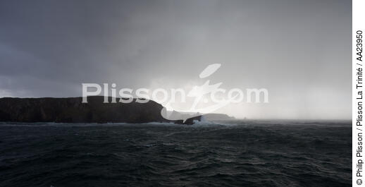 Sizun Cap - © Philip Plisson / Plisson La Trinité / AA23950 - Photo Galleries - Storm at sea