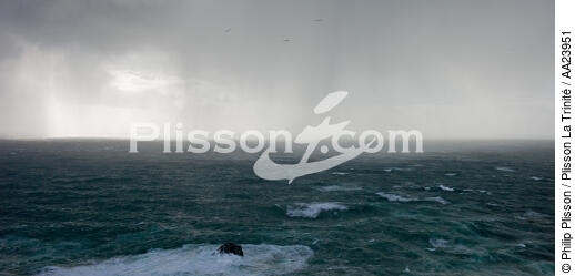 Sizun Cap - © Philip Plisson / Plisson La Trinité / AA23951 - Photo Galleries - Storm at sea