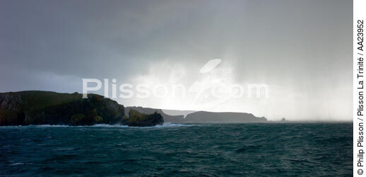 Sizun Cap - © Philip Plisson / Plisson La Trinité / AA23952 - Photo Galleries - Stormy sky