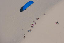 Sur la dune du Pilat. © Philip Plisson / Plisson La Trinité / AA23969 - Nos reportages photos - Sport et loisir