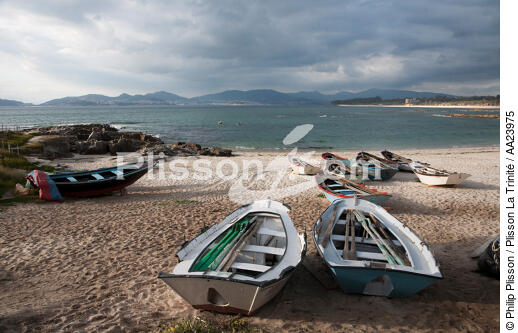 Près de Vigo en Galice. - © Philip Plisson / Plisson La Trinité / AA23975 - Nos reportages photos - Barque