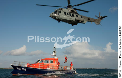Exercice de sauvetage en baie de Quiberon. - © Philip Plisson / Plisson La Trinité / AA23986 - Nos reportages photos - Canot de sauvetage