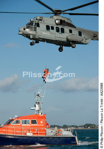Rescue exercise in Bay of Quiberon. - © Philip Plisson / Plisson La Trinité / AA23988 - Photo Galleries - Sea Rescue
