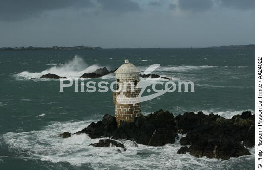 Refuge to castaways Roscoff. - © Philip Plisson / Plisson La Trinité / AA24022 - Photo Galleries - Storm at sea