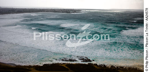 La plage de Pors Carn entre St Guénolé et la pointe de la Torche - © Philip Plisson / Plisson La Trinité / AA24578 - Nos reportages photos - Tempêtes