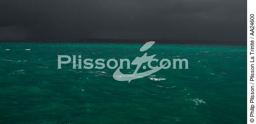 Mer d'iroise - © Philip Plisson / Plisson La Trinité / AA24600 - Nos reportages photos - Site [29]