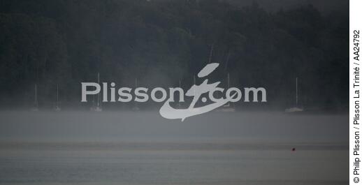Mist on the Odet - © Philip Plisson / Plisson La Trinité / AA24792 - Photo Galleries - Mooring