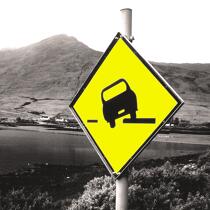 Panneau de signalisation. © Philip Plisson / Plisson La Trinité / AA24869 - Nos reportages photos - Irlande, l'île verte