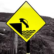 Panneau de signalisation. © Philip Plisson / Plisson La Trinité / AA24870 - Nos reportages photos - Irlande, l'île verte
