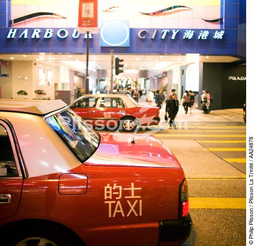 Dans les rues de Hong Kong - © Philip Plisson / Plisson La Trinité / AA24878 - Nos reportages photos - Format carré