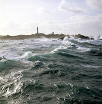 Phare de Créa'ch sur Ouessant © Philip Plisson / Plisson La Trinité / AA25057 - Nos reportages photos - Mer d'Iroise