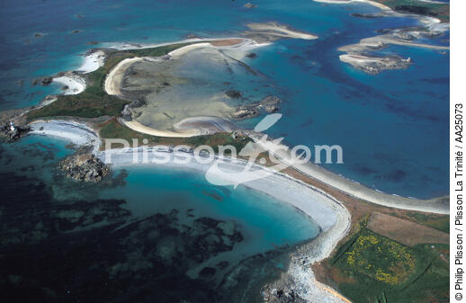 L'île d'Er à l'entrée du Jaudy. - © Philip Plisson / Plisson La Trinité / AA25073 - Nos reportages photos - Site [22]