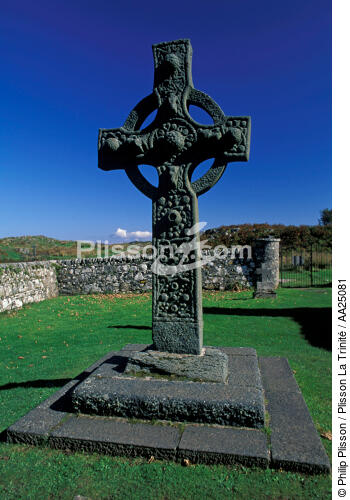 Celtic Cross on the island of Islay in Scotland. - © Philip Plisson / Plisson La Trinité / AA25081 - Photo Galleries - Scotland