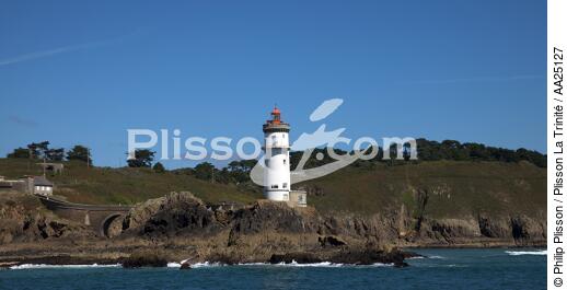 Le phare du Petit Minou à l'entrée de la Rade de Brest. - © Philip Plisson / Plisson La Trinité / AA25127 - Nos reportages photos - Goulet de Brest