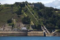 Le fort du Mengant dans le Goulet de Brest. © Philip Plisson / Plisson La Trinité / AA25131 - Nos reportages photos - Monument historique