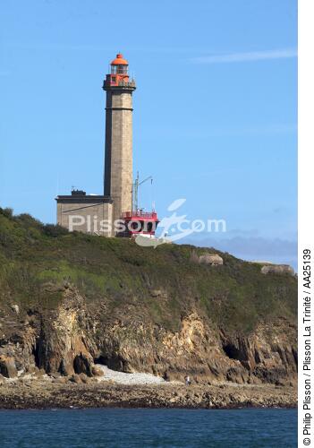 Portzic Lighthouse at the entrance to the Bay of Brest. - © Philip Plisson / Plisson La Trinité / AA25139 - Photo Galleries - Portzic