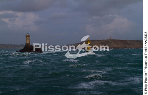 Phare de la Vieille - © Philip Plisson / Plisson La Trinité / AA25336 - Nos reportages photos - Mer agitée