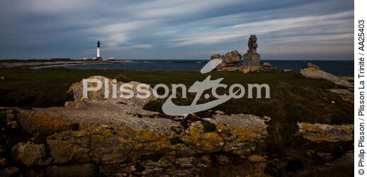 Sur l'île de Sein. - © Philip Plisson / Plisson La Trinité / AA25403 - Nos reportages photos - Rocher