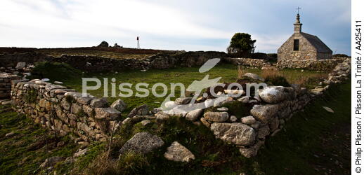 Sein island. - © Philip Plisson / Plisson La Trinité / AA25411 - Photo Galleries - Low wall