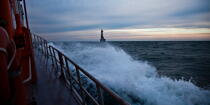 On board the lifeboat before Sein Ar-Men © Philip Plisson / Plisson La Trinité / AA25432 - Photo Galleries - Sea Rescue