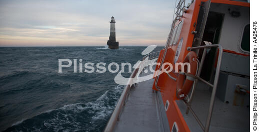 Aboard the lifeboat to the island of Sein. - © Philip Plisson / Plisson La Trinité / AA25476 - Photo Galleries - Lighthouse [29]
