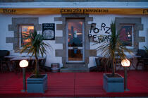 Le bar Forzh Penaos sur l'île de Sein © Philip Plisson / Plisson La Trinité / AA25484 - Nos reportages photos - Café