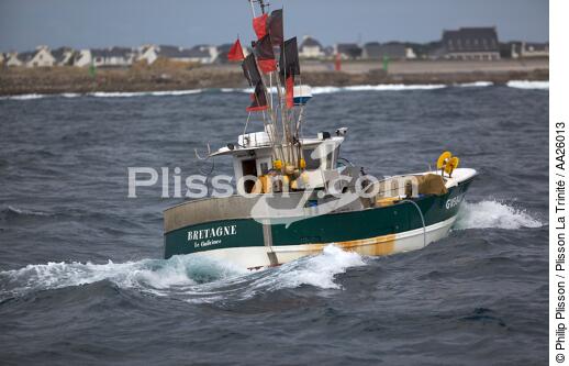 Retour de pêche à Saint-Guénolé. - © Philip Plisson / Plisson La Trinité / AA26013 - Nos reportages photos - De Brest à Loctudy