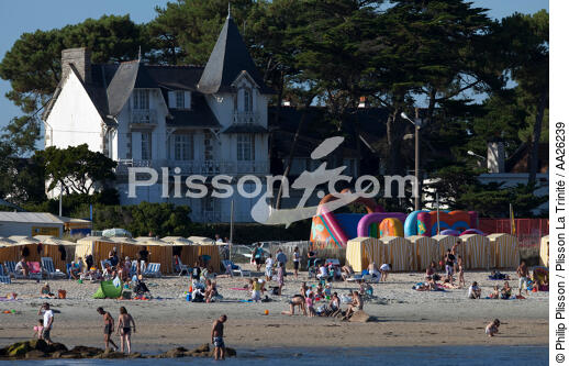 La grande plage de Carnac. - © Philip Plisson / Plisson La Trinité / AA26239 - Nos reportages photos - Cabine de plage