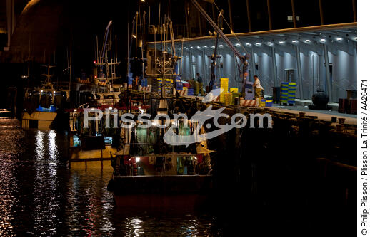 The fishing port of Lorient Kéroman. - © Philip Plisson / Plisson La Trinité / AA26471 - Photo Galleries - Fish dock