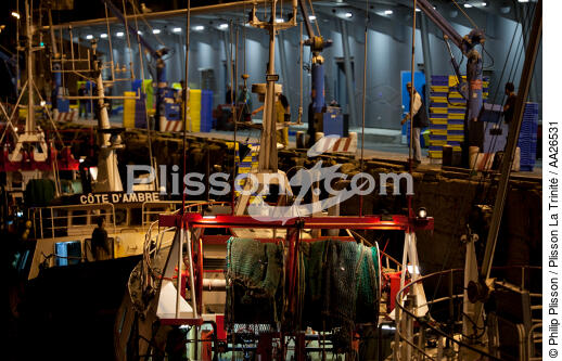 The fishing port of Lorient Kéroman. - © Philip Plisson / Plisson La Trinité / AA26531 - Photo Galleries - Fish dock