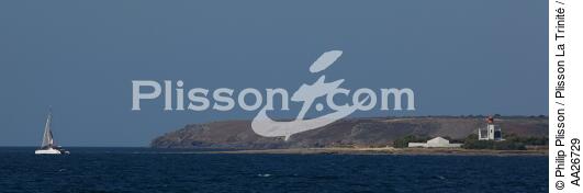Groix island - © Philip Plisson / Plisson La Trinité / AA26729 - Photo Galleries - Cruising catamaran