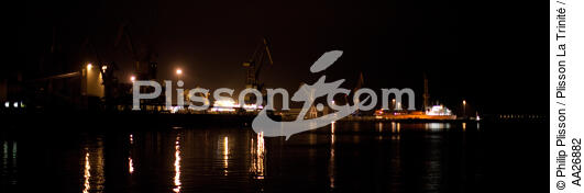 The port of Brest at night. - © Philip Plisson / Plisson La Trinité / AA26882 - Photo Galleries - Moment of the day