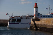 In the port of Groix © Philip Plisson / Plisson La Trinité / AA26907 - Photo Galleries - Ferry boat