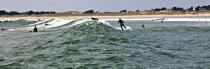 Surf sur la grande plage de Plouharnel. © Philip Plisson / Plisson La Trinité / AA26909 - Nos reportages photos - Sport et loisir