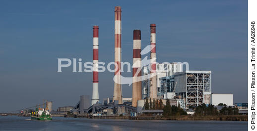 Centrale thermique de Cordemais - © Philip Plisson / Plisson La Trinité / AA26948 - Nos reportages photos - Raffinerie