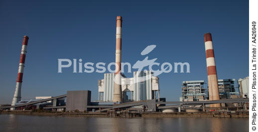 Centrale thermique de Cordemais - © Philip Plisson / Plisson La Trinité / AA26949 - Nos reportages photos - Raffinerie