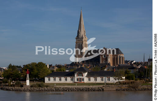 La Loire - © Philip Plisson / Plisson La Trinité / AA26988 - Nos reportages photos - Monument religieux