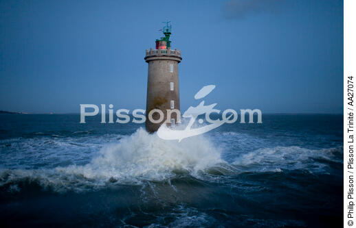 The grand Charpentier lighthouse - © Philip Plisson / Plisson La Trinité / AA27074 - Photo Galleries - Night
