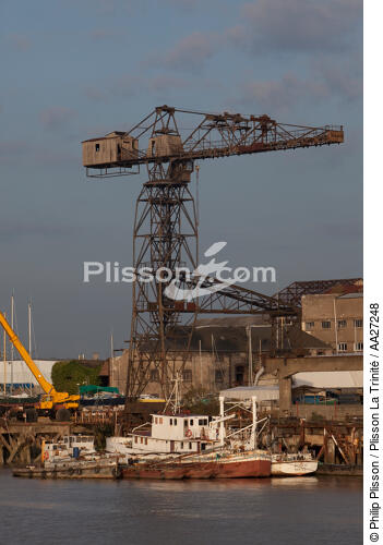 On the quays of Nantes - © Philip Plisson / Plisson La Trinité / AA27248 - Photo Galleries - Shipyard