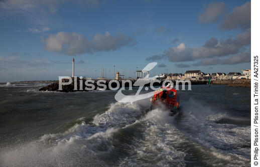La Turballe - © Philip Plisson / Plisson La Trinité / AA27325 - Nos reportages photos - Sauvetage en mer