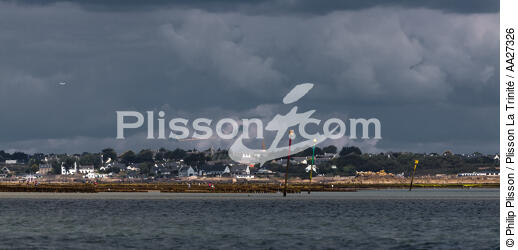 Plouharnel - © Philip Plisson / Plisson La Trinité / AA27326 - Photo Galleries - Buoys and beacons
