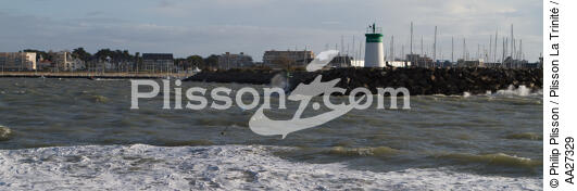 Pornichet - © Philip Plisson / Plisson La Trinité / AA27329 - Nos reportages photos - Feu de port